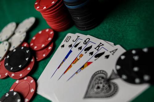 ポーカー手役の出現率を考慮した戦略とは？